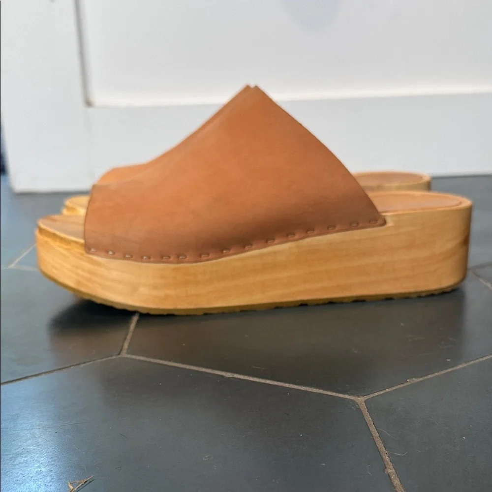 Bryr Clay Leather “Norma” Clog - Picture 6 of 6